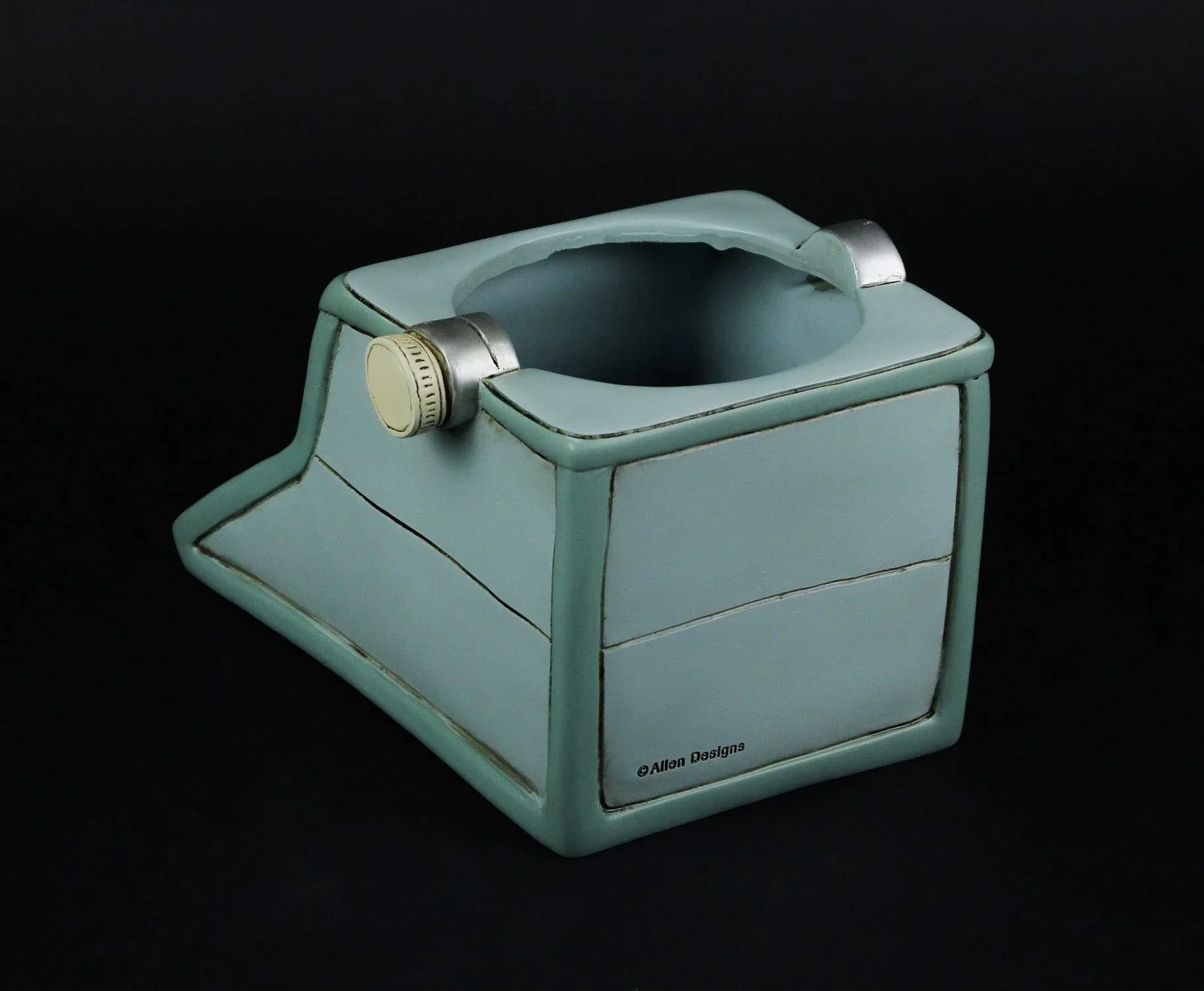 Allen Designs Writer Indoor/Outdoor Decorative Planter - Image 3
