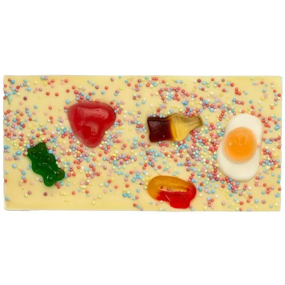 Arthouse Unlimited White Chocolate Bar with Pick 'n' Mix Sweets - Yellow Daffodil (85g) - Image 4