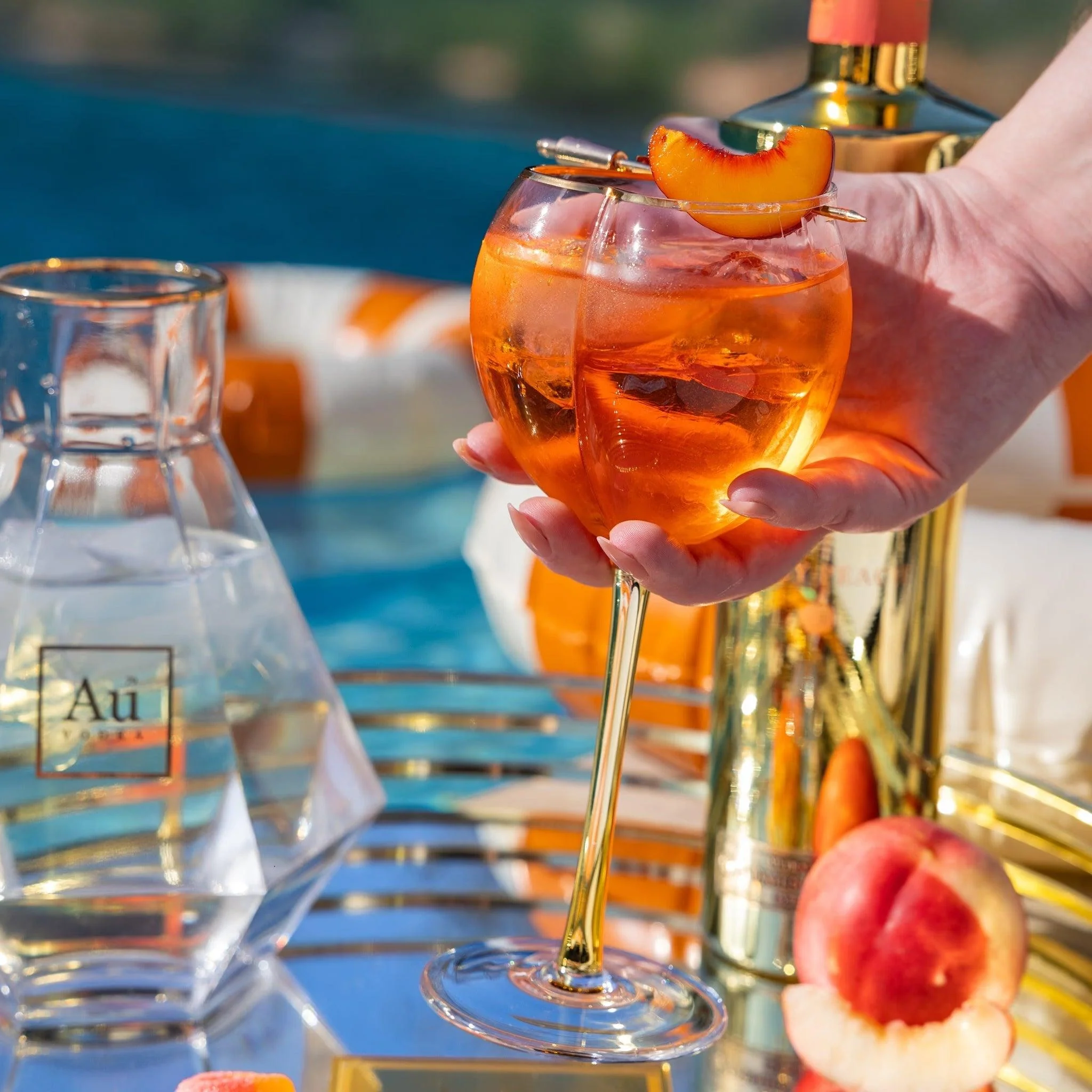 AU Vodka Juicy Peach (700ml) - Image 3