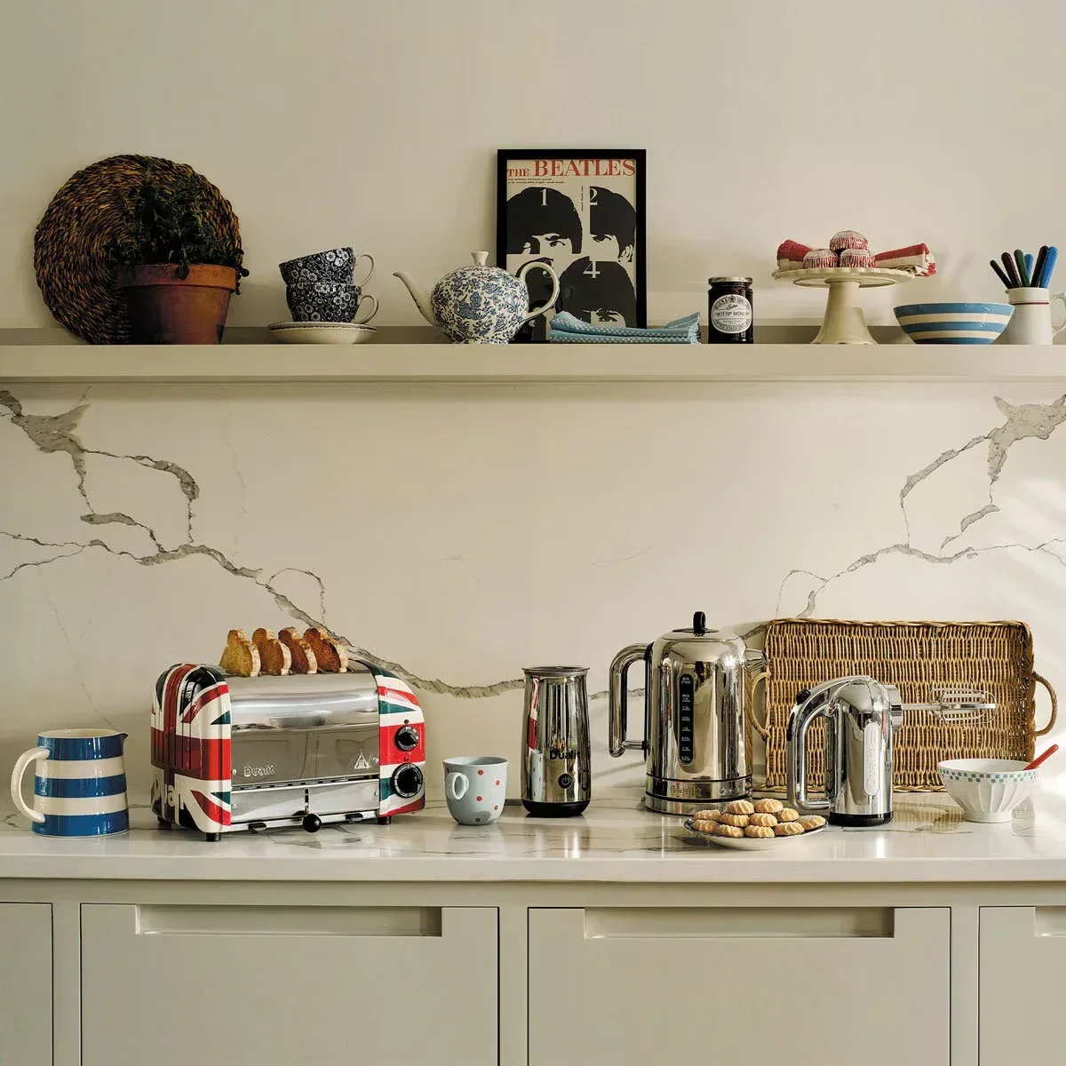Dualit Union Jack Stainless Steel 4 Slice Toaster & Classic Polished Steel 1.7 Litre Kettle Set - Image 6