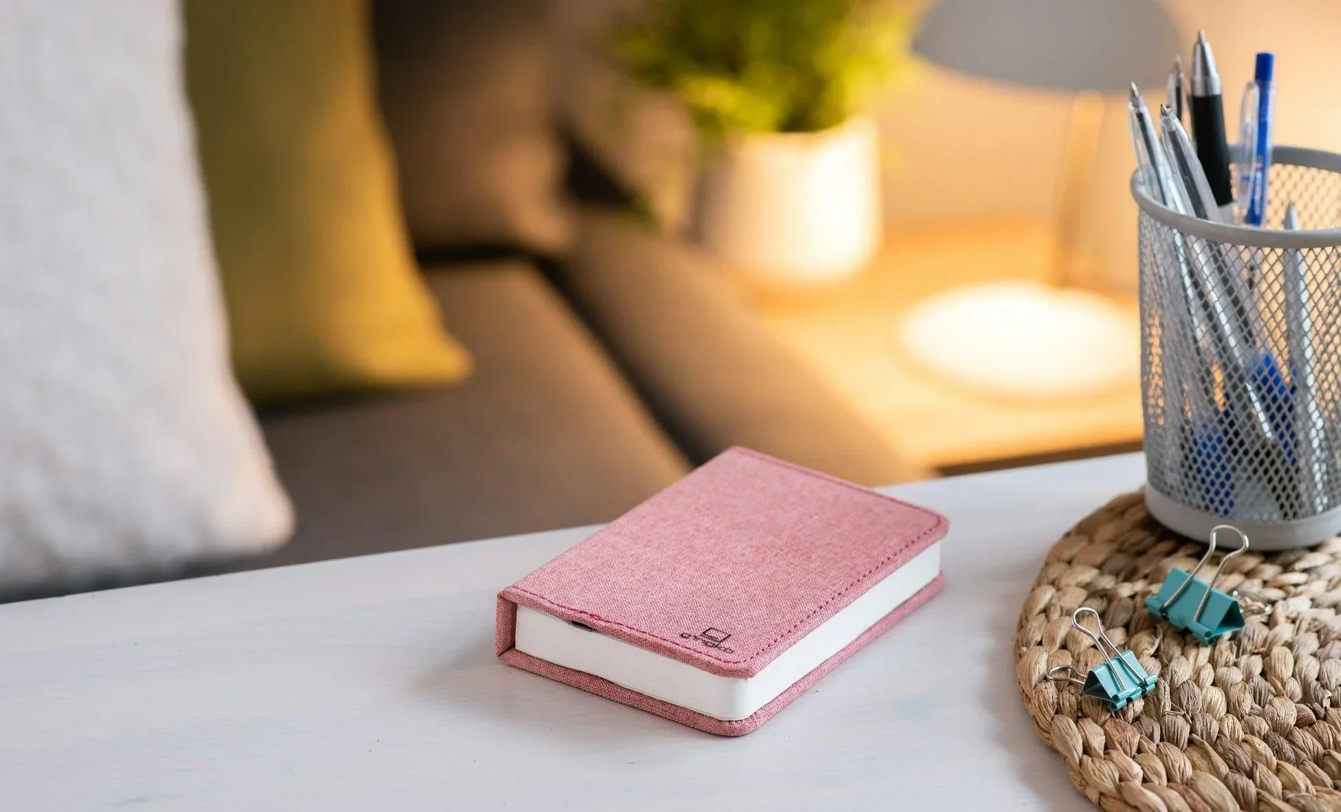 Gingko Mini Smart Book Light - Blush Pink - Image 3