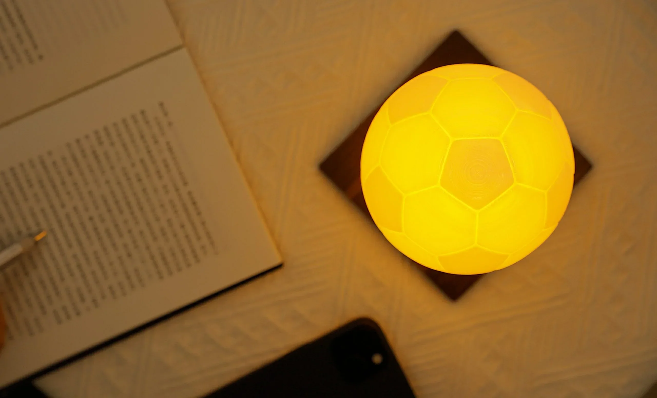 Gingko Smart FootballSpin Lamp - Image 2