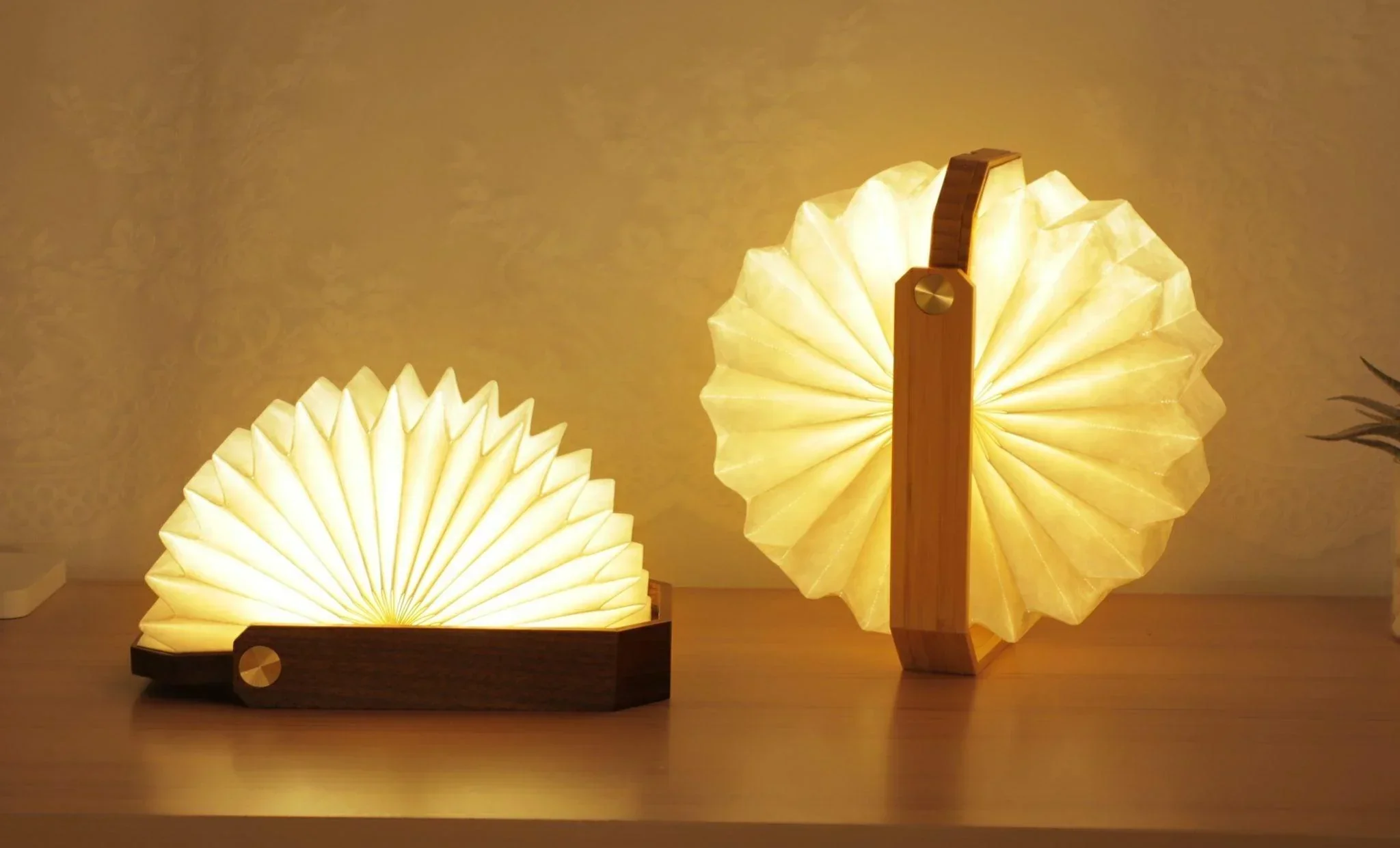 Gingko Smart Origami Lamp - Walnut - Image 4