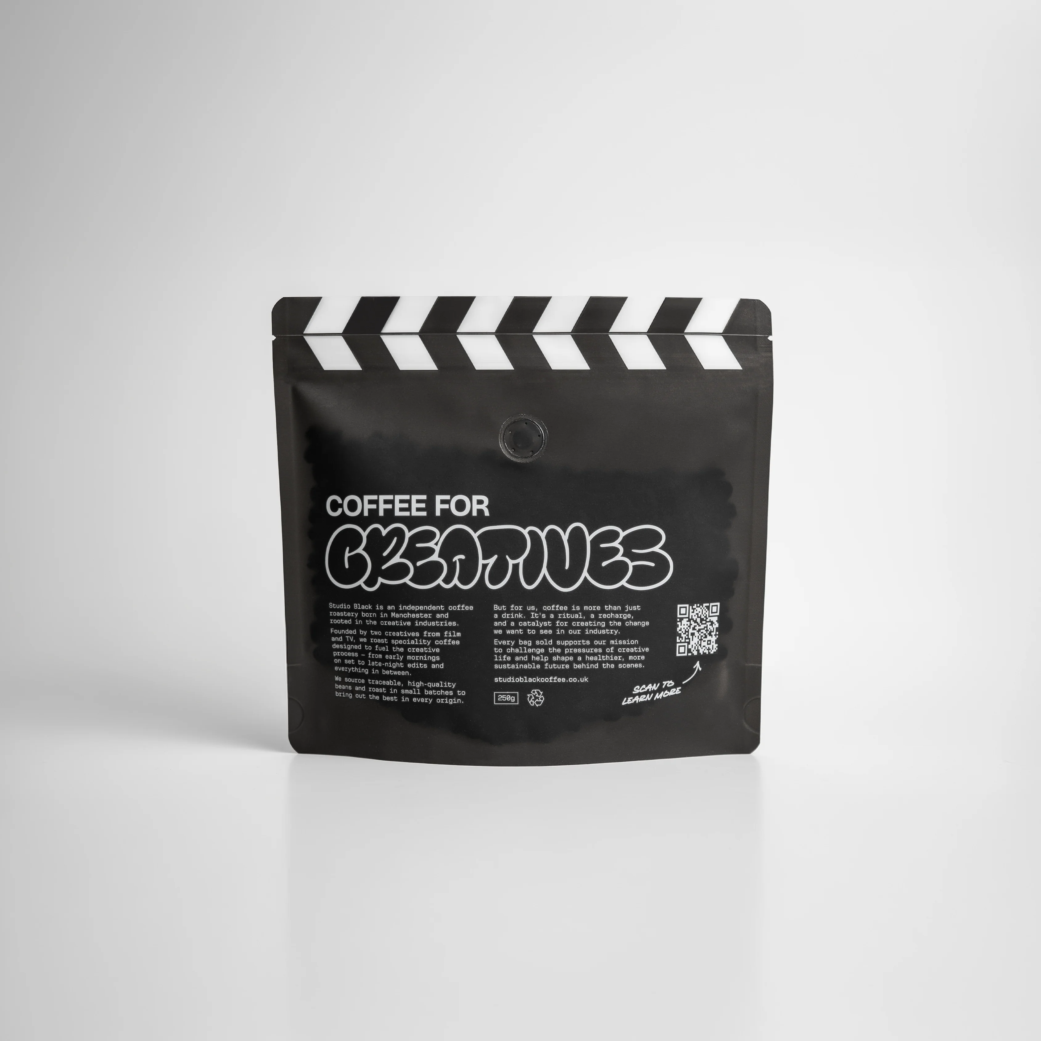Studio Black Golden Hour – Blend - Image 3