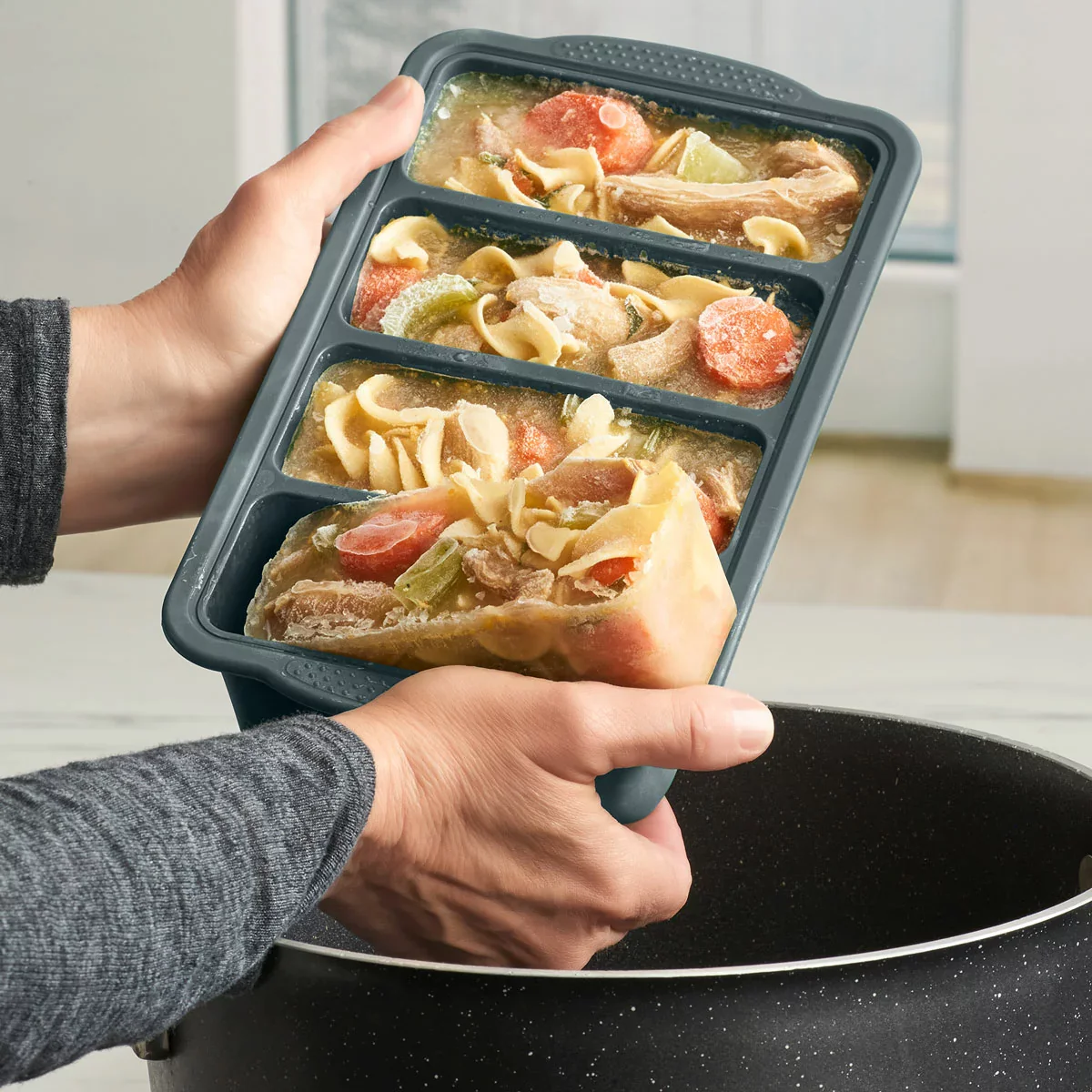 MIU Silicone Freezer Trays with Lids - Gery (5-pack) - Image 4