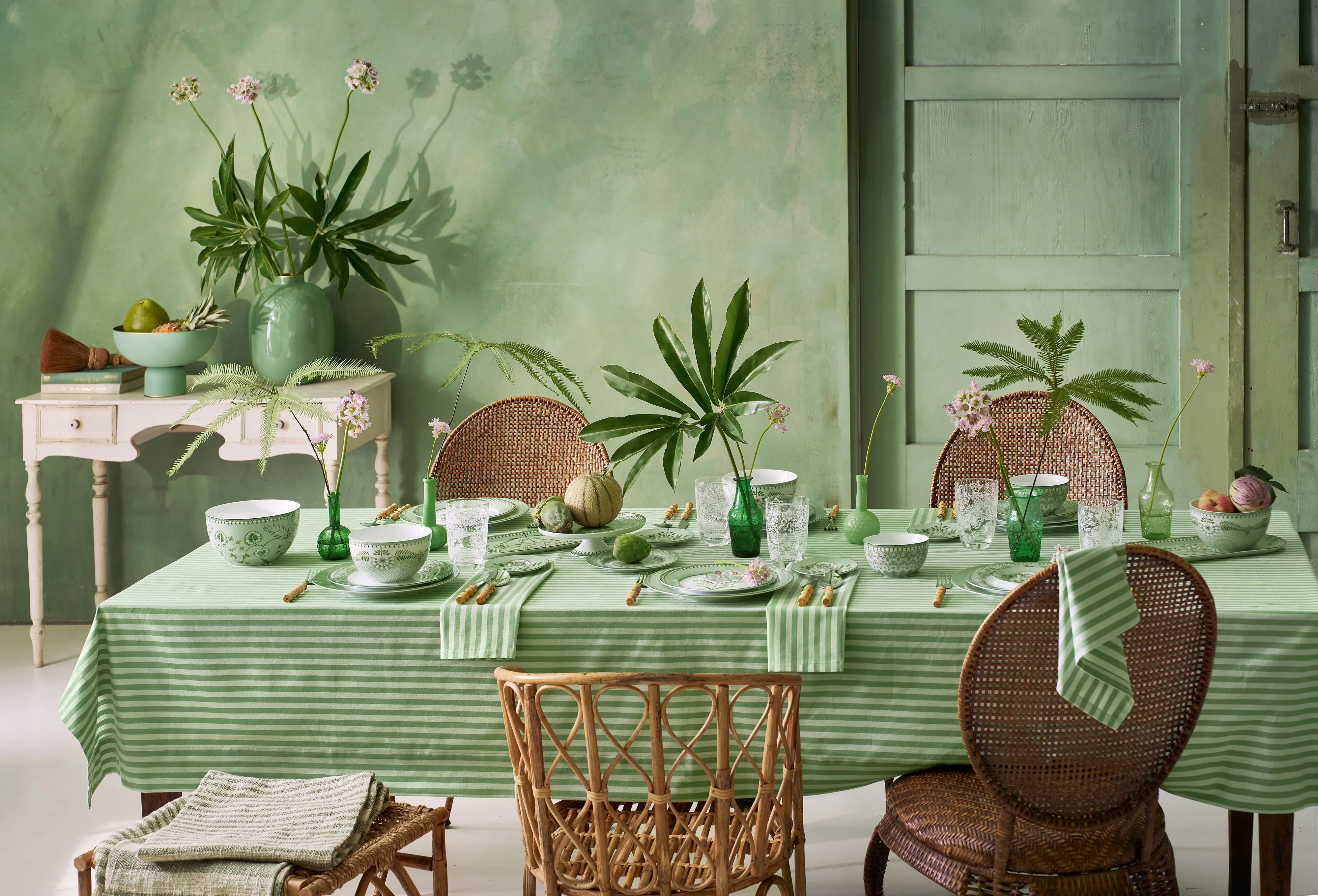 Pip Studio - Lily & Lotus Breakfast Set - Light Green (Set of 3) - Image 4