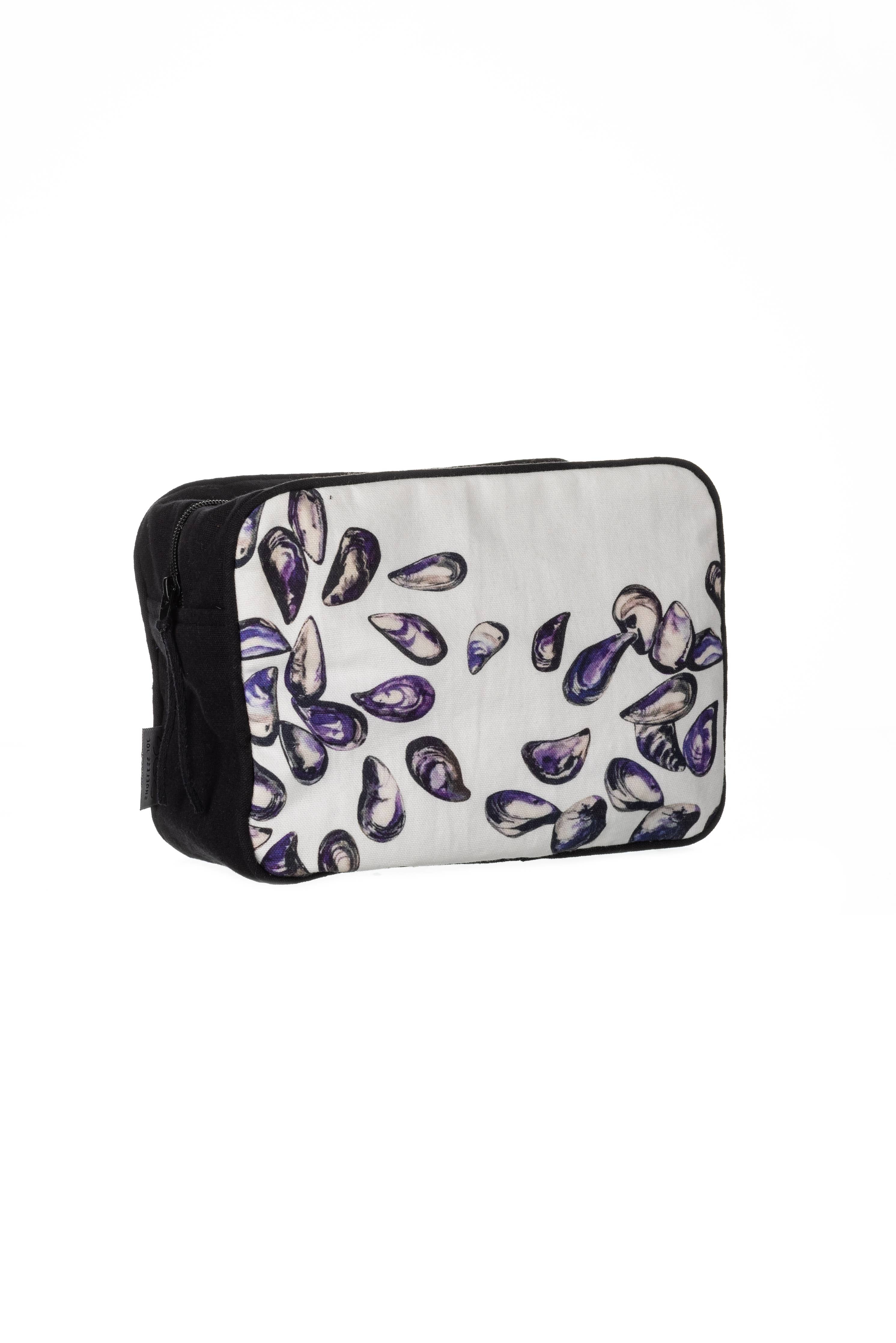 Shoeless Joe Mussel Wash Bag
