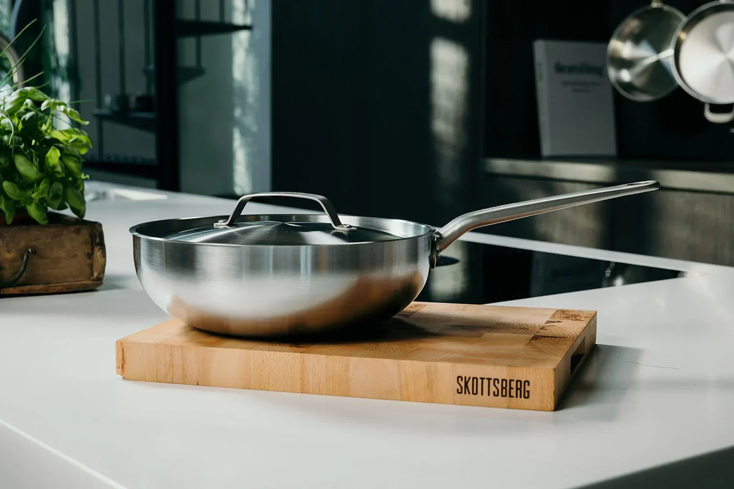 Skottsberg Stainless Steel Wok (28cm) - Image 4