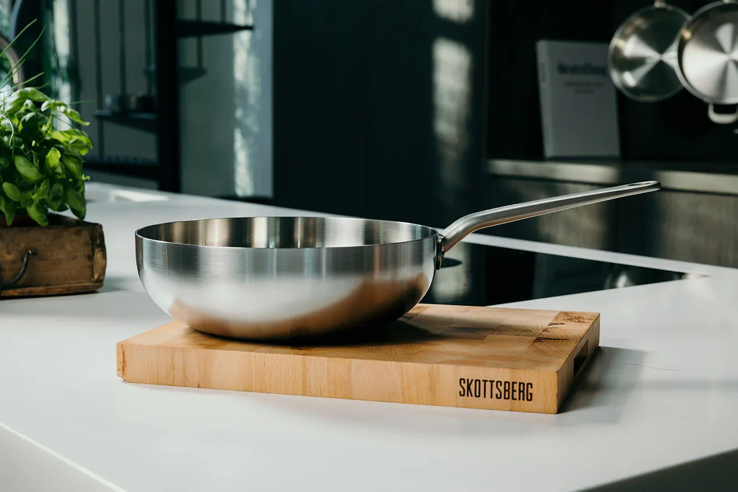 Skottsberg Stainless Steel Wok (28cm) - Image 7