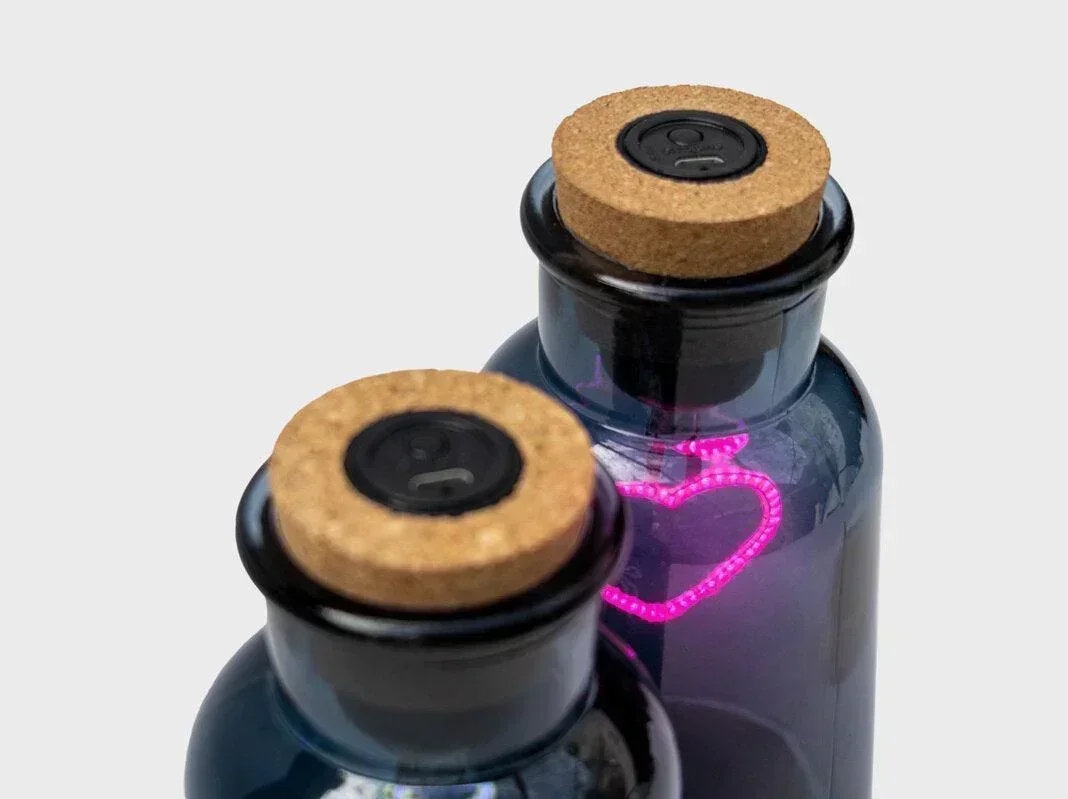 Suck UK Love Potion - Neon Heart (13cm) - Image 9