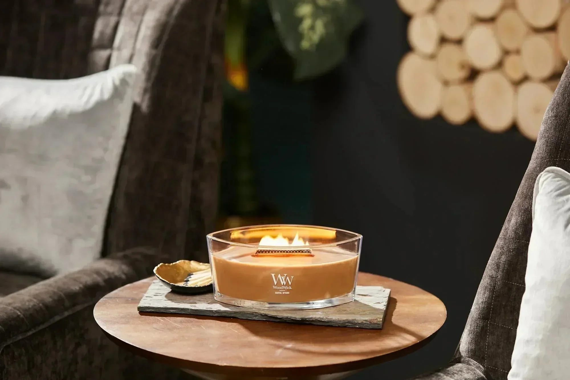 WoodWick Santal Myrrh Ellipse Candle (453g) - Image 3
