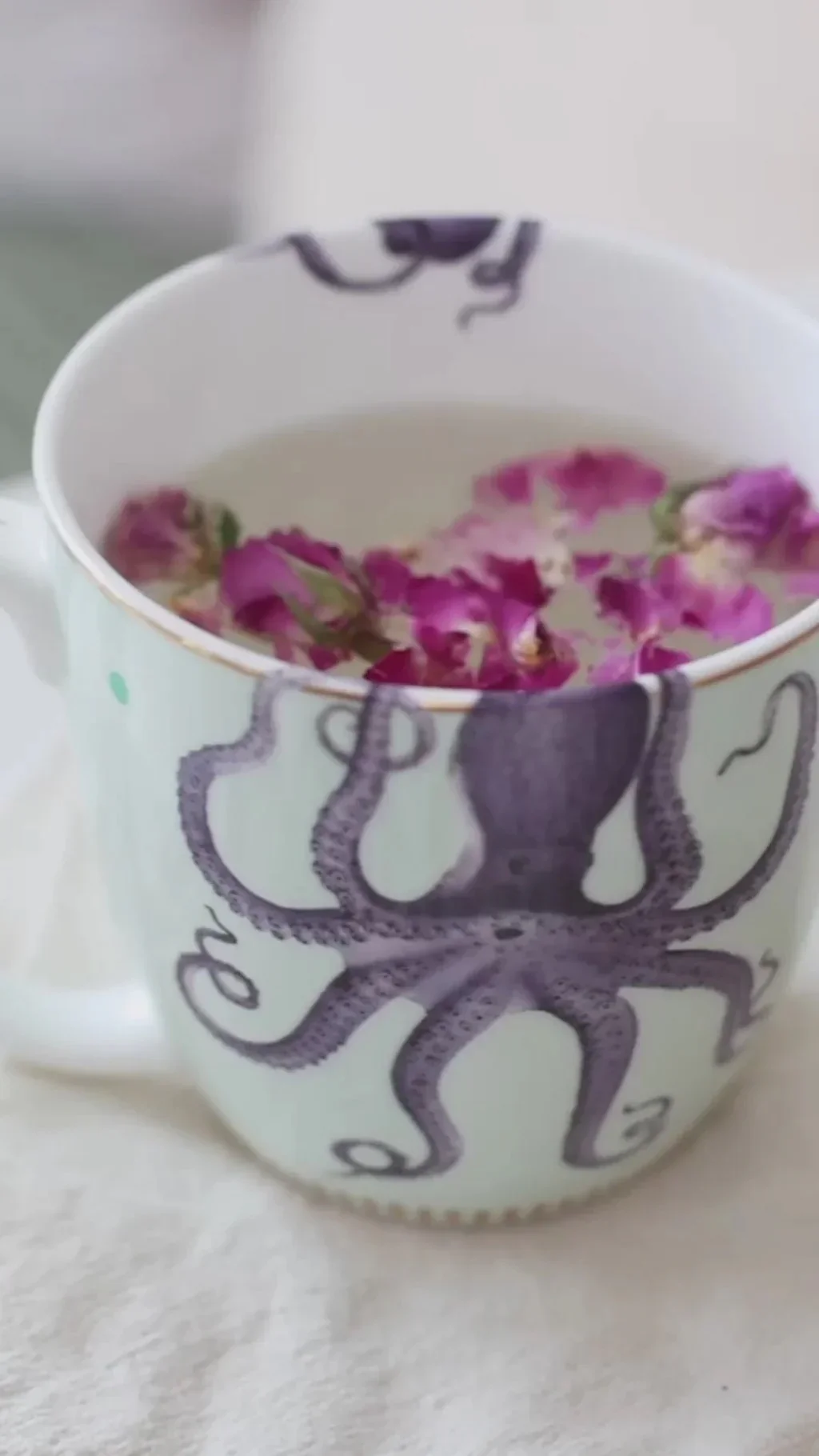 Yvonne Ellen Octopus Mug (Large) - Image 2