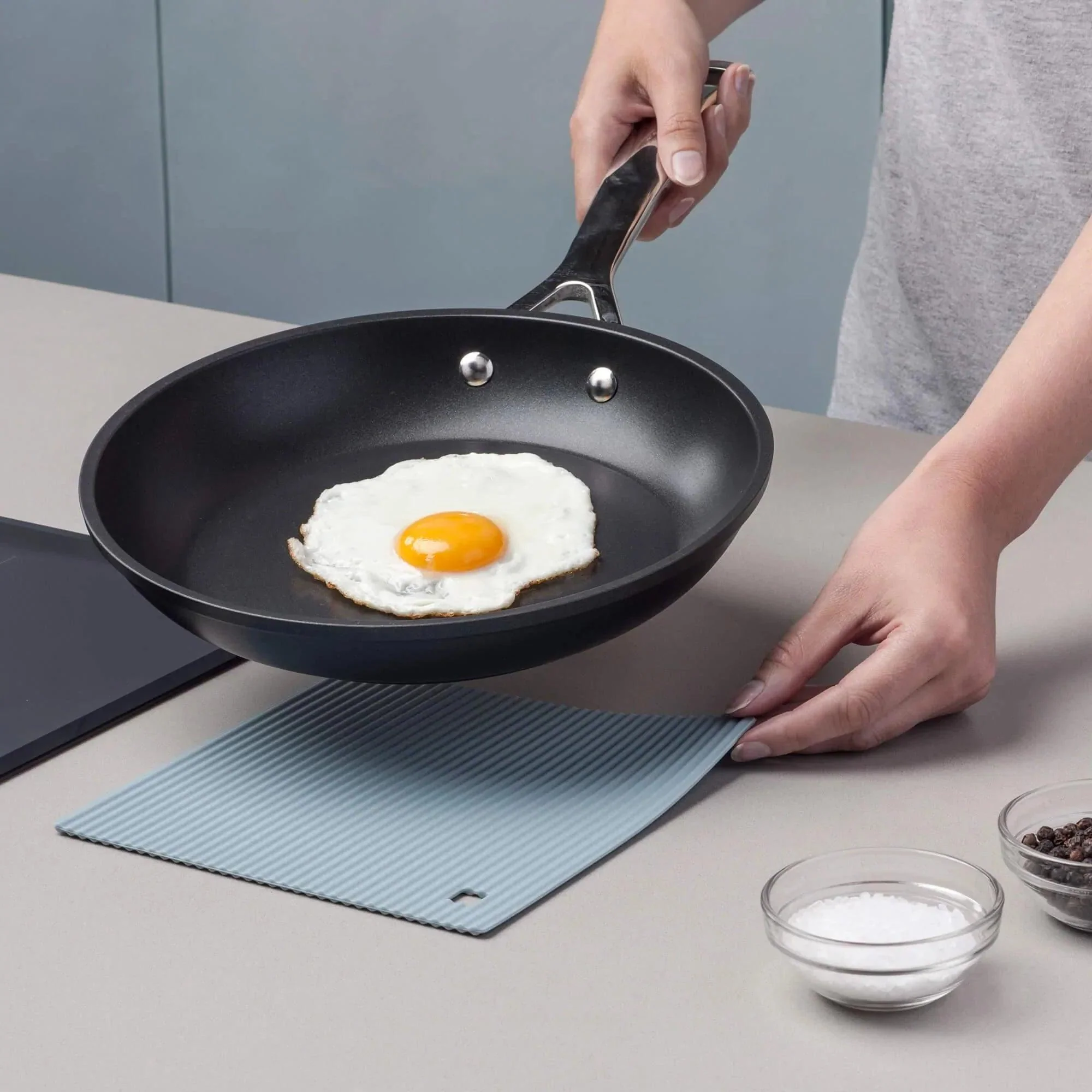Zeal Silicone Heat Resistant Trivet Mat - Duck Egg Blue (18cm) - Image 2